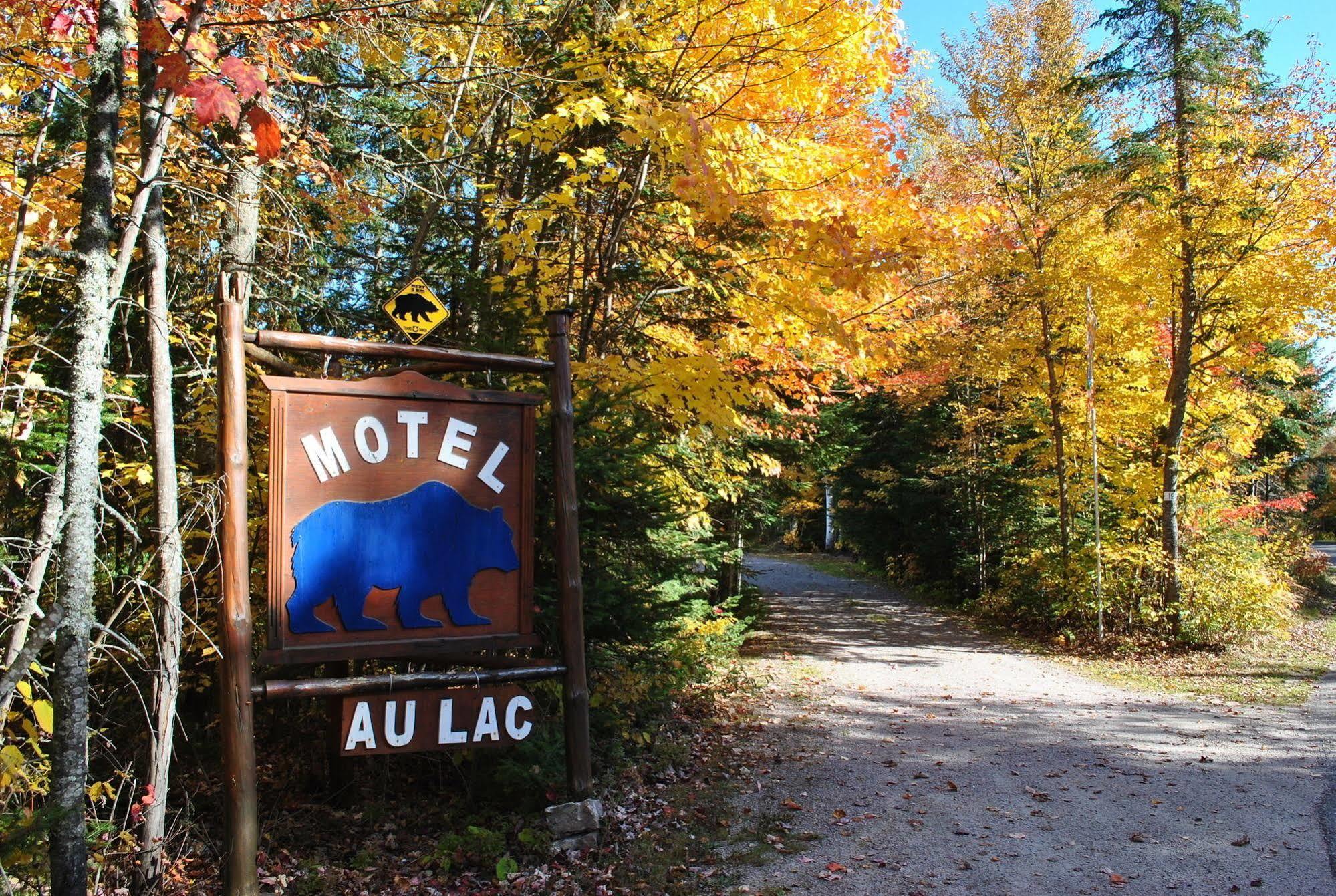 Motel Ours Bleu Lac-Saguay Exterior photo